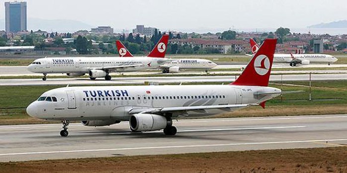 chiếc máy bay của hãng hàng không Turkish Airlines (Thổ Nhĩ Kỳ) đang trên đường đến thủ đô Lisbon (Bồ Đào Nha) buộc phải quay trở lại TP Istanbul. Ảnh: Reuters