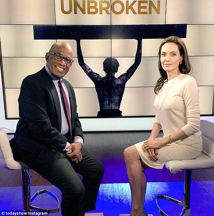 Angelina Jolie tất bật công việc quảng bá Unbroken sau bệnh thủy đậu