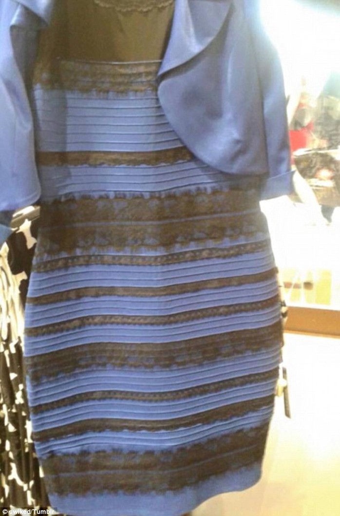Nhiều người tranh cãi màu cái váy này. Có người thấy màu xanh - đen, có người thấy trắng - vàng