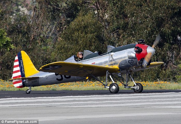 Hình ảnh chiếc máy bay cổ điển giống chiếc mà Harrison Ford lái