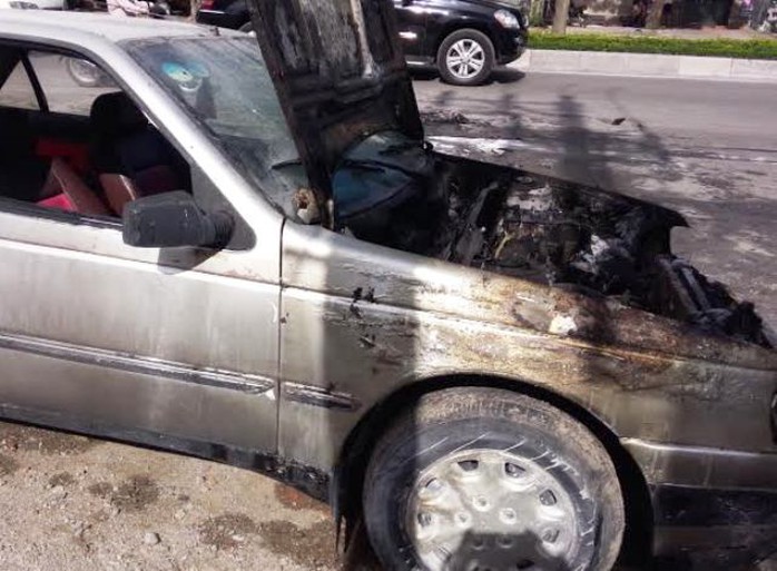 Đầu xe ô tô cháy rụi sau vụ cháy