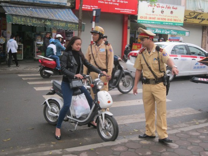 Nhiều người tỏ ra ngạc nhiên vì không hiểu tại sao mình bị bắt