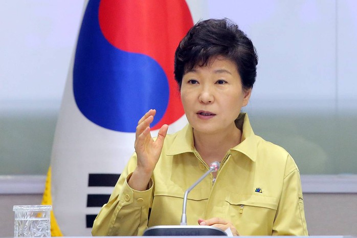 Tổng thống Hàn Quốc Park Geun-hye Quốc hoãn thăm Mỹ để giải quyết dịch MERS. Ảnh: EPA