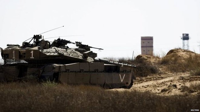 Quân đội Israel đóng dọc biên giới Ai Cập đang trong tình trạng báo động. Ảnh: Reuters