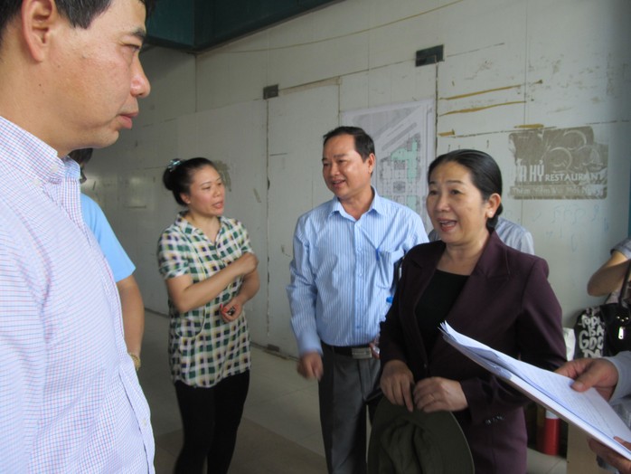 Đoàn Đại biểu Quốc hội TP HCM khảo sát tại chung cư 585 (phường Phú Thạnh, quận Tân Phú)