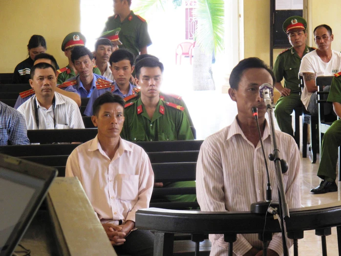 Hai bị cáo Mai Thành Tâm, Nguyễn Văn Ly tại tòa