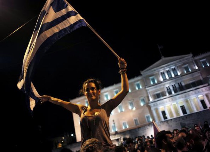 Người dân Hy Lạp bỏ phiếu không ăn mừng kết quả. Ảnh: Reuters