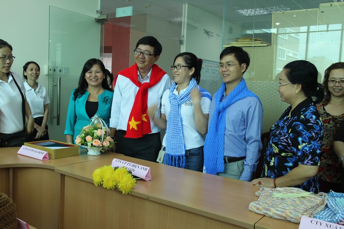 Hội thi đan khăn len tặng chiến sĩ hải đảo do Công đoàn Tổng Công ty Văn hóa Sài Gòn tổ chức Hội thi đan khăn len tặng chiến sĩ hải đảo do Công đoàn Tổng Công ty Văn hóa Sài Gòn tổ chức