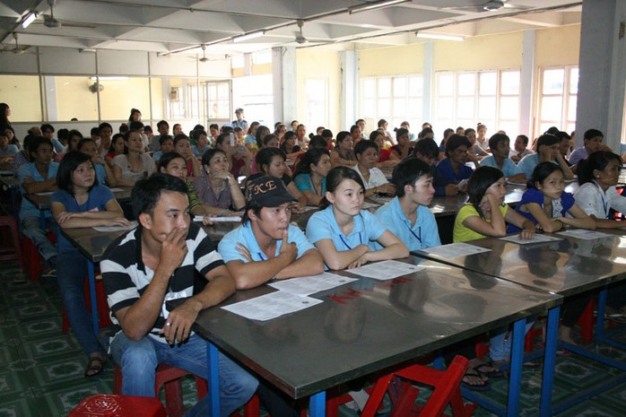 Công nhân Công ty Shing Việt (quận Thủ Đức, TP HCM) tại một buổi tư vấn pháp luật do Công đoàn cơ sở tổ chức