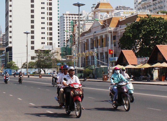 Người dân Khánh Hòa sẽ không phải đóng phí bảo trì đường bộ đối với xe máy Ảnh: Kỳ Nam