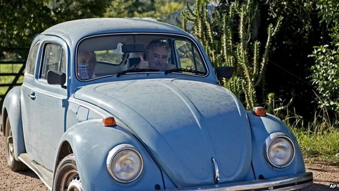 Chiếc xe Volkswagen Beetle 1987 của ông Mujica. Ảnh: AP