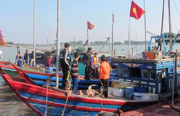 Các tàu cá vi phạm khai thác thủy hải sản bị lực lượng chức năng Thanh Hóa bắt giữ. Ảnh Sở NN-PTNT cung cấp