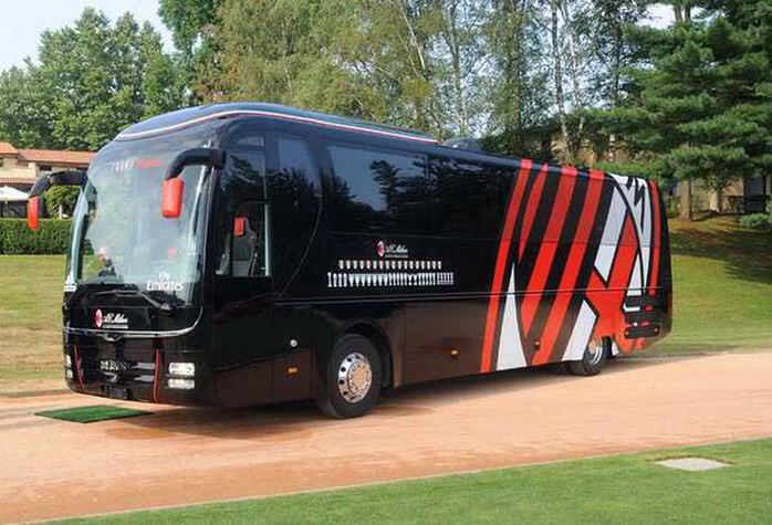 Chiếc xe buýt của AC Milan vừa bị bán