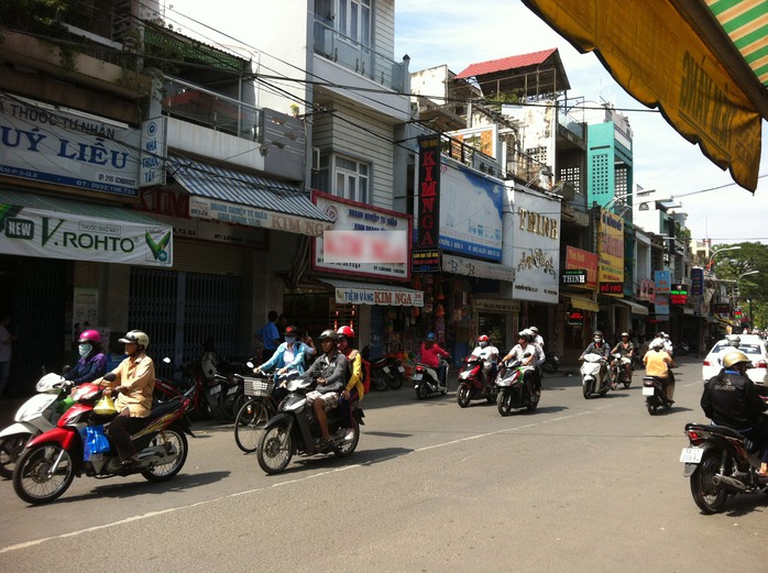 Khu vực đường Nguyễn Thị Tần, nơi nhóm dàn cảnh cướp tiền của anh K. nhưng không thành.