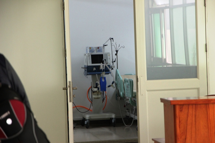 Một căn phòng tại Bệnh viện Đà Nẵng được chuẩn bị kỹ càng cùng với nhiều thiết bị máy móc hiện đại