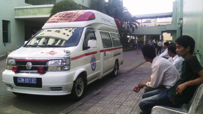 Chiếc xe cứu thương hiện đại được cho là để chuẩn bị đón ông Nguyễn Bá Thanh từ sân bay về Đà Nẵng