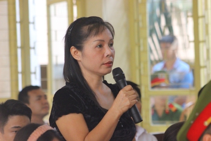 Nhân chứng mới Nguyễn Thị Thu Hà phát biểu tại toà