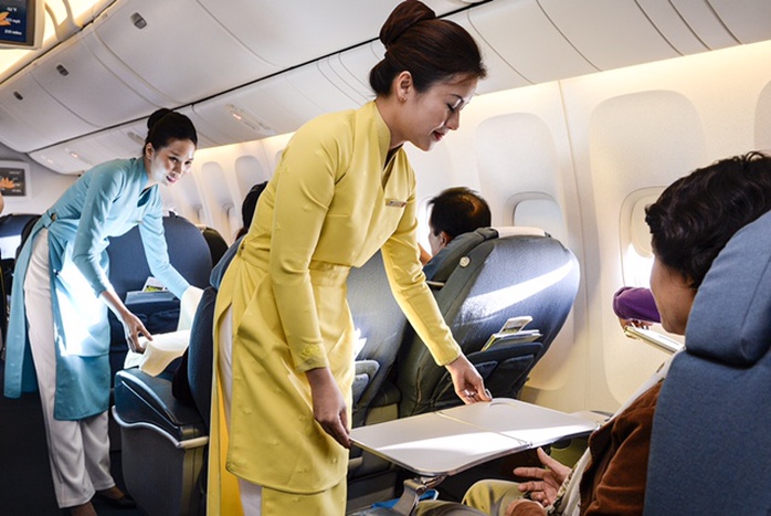 2 màu mẫu đồng phục mới của nữ tiếp viên Vietnam Airlines đang được thử nghiệm