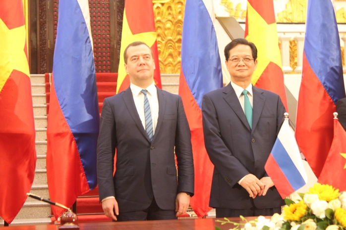 Hai Thủ tướng chứng kiến Lễ ký kết 8 văn kiện hợp tác
