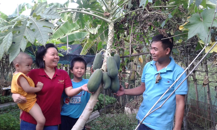 Niềm vui của gia đình công nhân Công ty CP Tập đoàn Tiến Lộc tại khu lưu trú của công ty