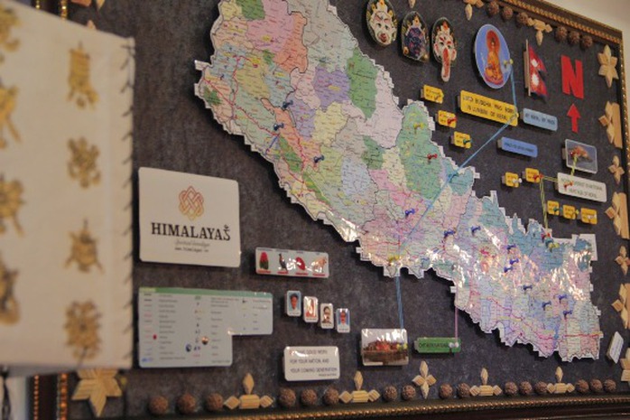 Himalayas dày công đặt hàng những tấm bản đồ Nepal, Tây Tạng về Hà Nội và liên kết với các đơn vị Lữ hành ở Nepal, Tây Tạng nhằm tổ chức tour cho người Việt sang hành hương, khám phá vùng đất này