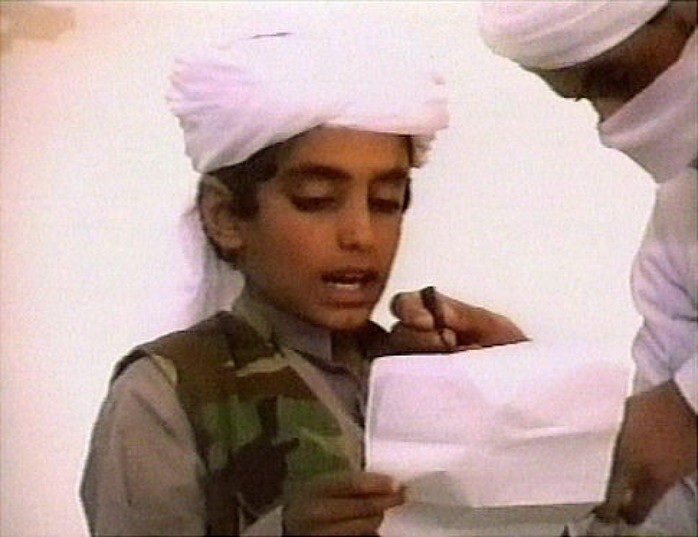 Hamza bin Laden ở Afghanistan vào năm 2001. Ảnh: AP