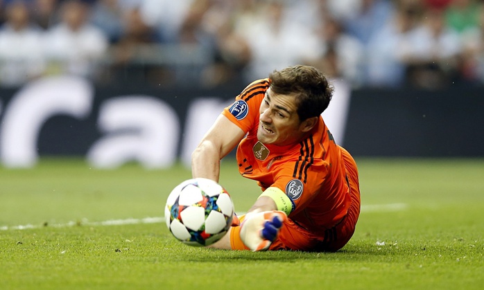 Thủ môn Casillas sang Porto khiến nhiều người bất ngờ