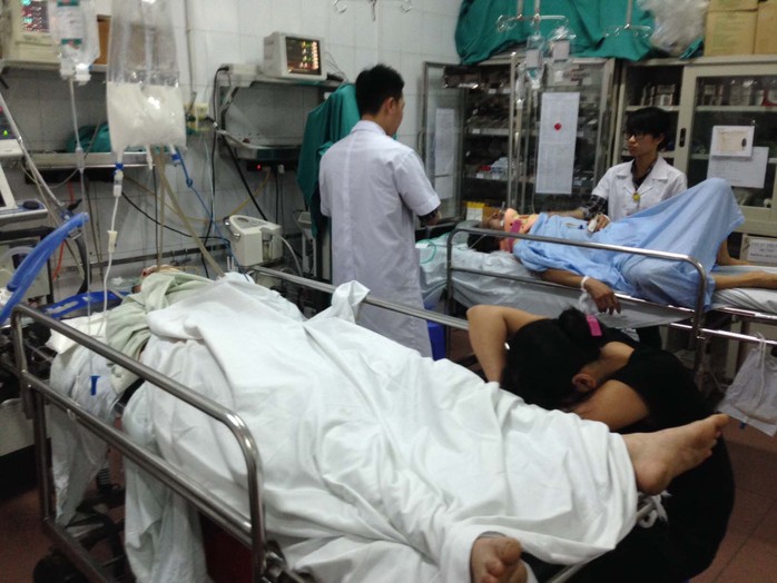 Hầu như ngày nào Bệnh viện Việt Đức cũng tiếp nhận nạn nhân cấp cứu chấn thương do đánh nhau   Ảnh: Ngọc Dung