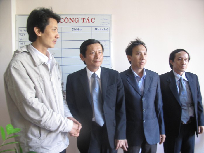 Những hình ảnh thân mật của đoàn công tác Liên đoàn Luật sư Việt Nam với LS Võ An Đôn (đầu tiên bên trái)