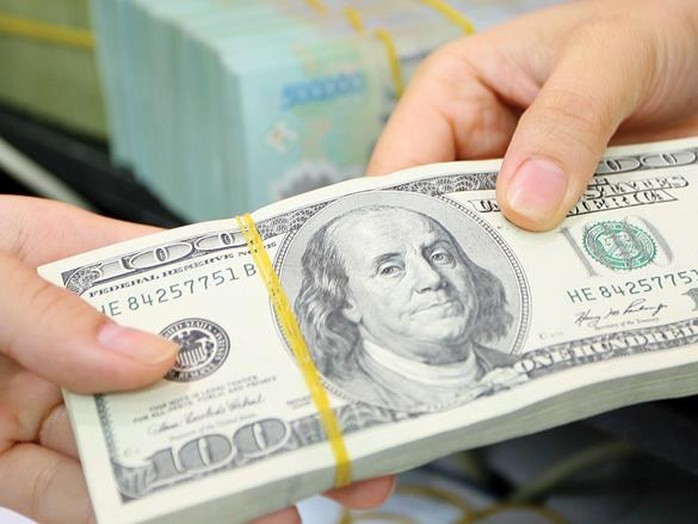 Tâm lý đầu cơ xuất hiện trở lại là một trong những nguyên nhân khiến NHNN lựa chọn việc nới rộng biên độ điều chỉnh tỉ giá, thay vì tăng mạnh tỉ giá bình quân liên ngân hàng Tâm lý đầu cơ xuất hiện trở lại là một trong những nguyên nhân khiến NHNN lựa chọn việc nới rộng biên độ điều chỉnh tỉ giá, thay vì tăng mạnh tỉ giá bình quân liên ngân hàng