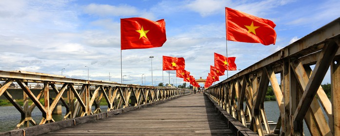 Cầu Hiền Lương trong Ngày hội thống nhất non sông