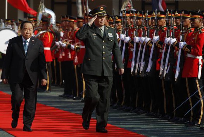 Bộ trưởng Quốc phòng Trung Quốc Thường Vạn Toàn và người đồng cấp Thái Lan  Prawit Wongsuwan. Ảnh: Reuters