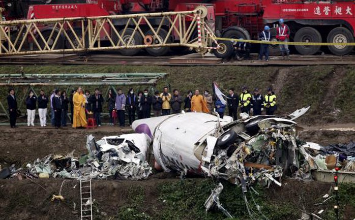 Chiếc máy bay TransAsia GE235 gặp nạn. Ảnh: Reuters
