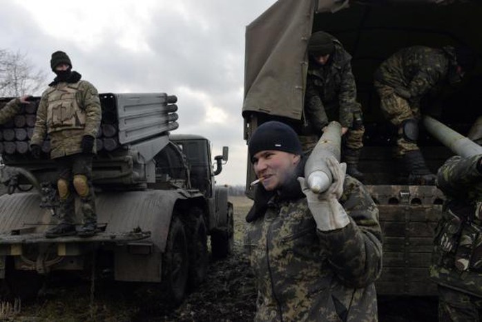 Quân đội Ukraine ở miền Đông. Ảnh: Reuters