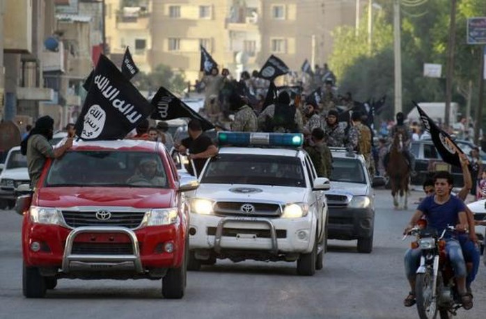 IS kêu gọi những kẻ ủng hộ giết 100 quân nhân Mỹ. Ảnh: Reuters