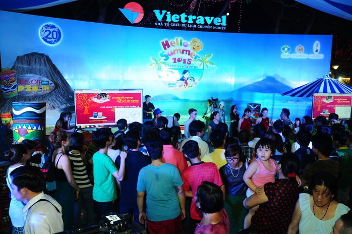 Gian hàng Vietravel tại Ngày hội Du lịch TP HCM năm 2015 thu hút đông đảo khách tham quan