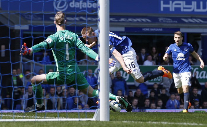 McCarthy trong pha mở tỉ số cho Everton ngay phút 5