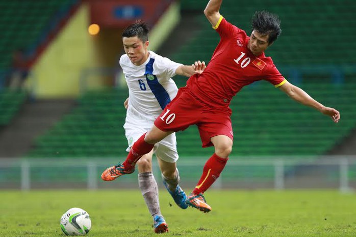 Công Phượng chơi thăng hoa với 1 cú hat-trick trong đó có cú panenka và một pha cứa lòng đẹp mắt