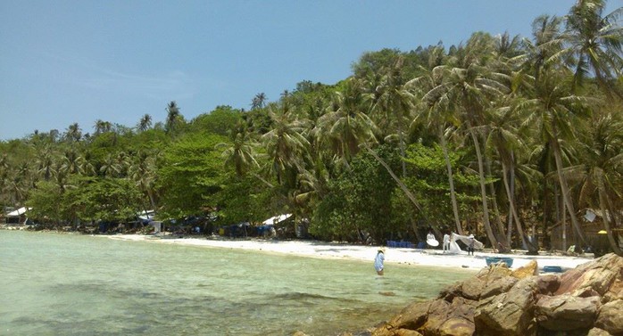 Biển xanh, cát trắng và những rặng dừa nghiên mình soi bóng