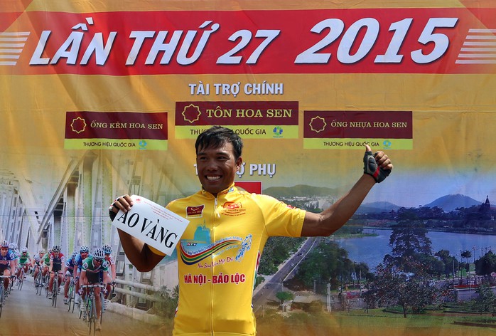 Nguyễn Trường Tài (VUS TP HCM) vẫn giữ vững áo vàng sau 18 chặng đua