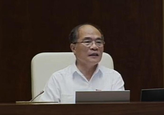 Chủ tịch QH Nguyễn Sinh Hùng đề nghị các Bộ trưởng, thành viên Chính phủ trả lời thẳng vào vấn đề, ngắn gọn, rõ ràng, đưa ra được kiến giải, giải pháp thiết thực