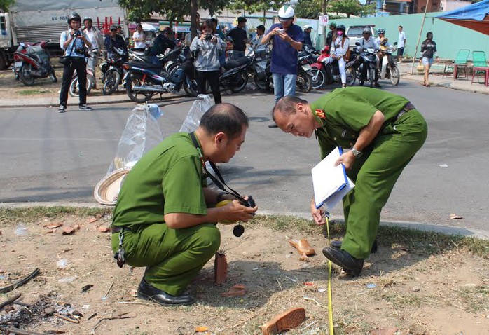 Công an khám nghiệm hiện trường