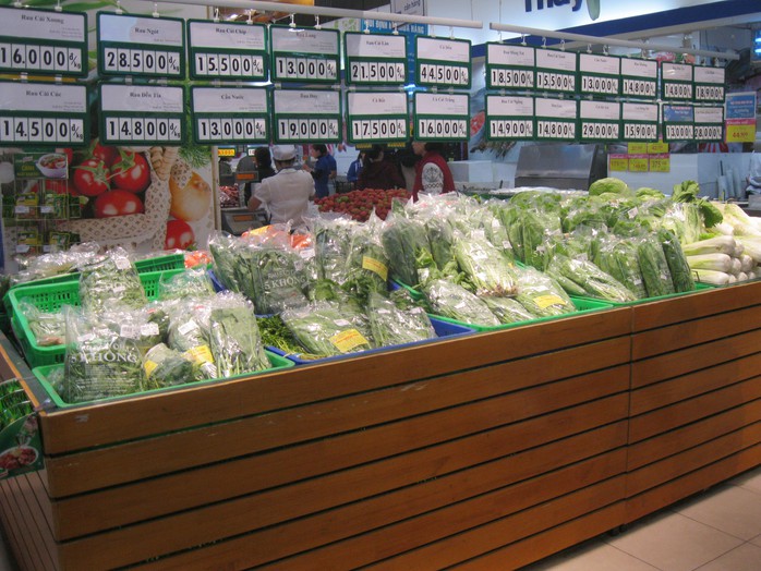 Quầy bán rau của một siêu thị ở Hà Nội chiều 23-1 
Ảnh: Nguyễn Hưởng
