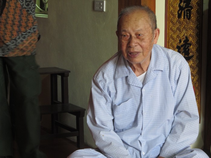 Ông Ngô Đăng Kỳ, thành hoàng của xã Nam Cường, vẫn khỏe mạnh dù đã 93 tuổi