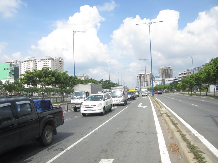 Vụ tai nạn làm giao thông qua khu vực gặp nhiều khó khăn