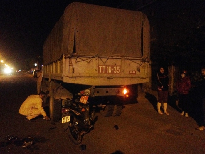  Hiện trường vụ tai nạn làm chị Nguyễn Thị Tường Linh tử vong