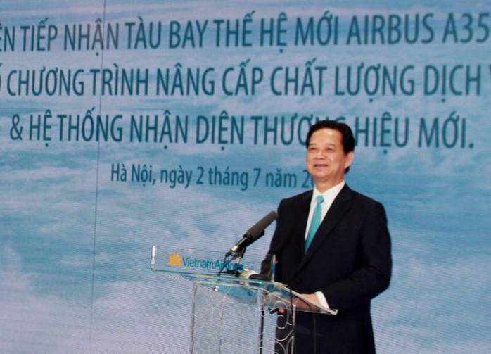 Thủ tướng Nguyễn Tấn Dũng phát biểu tại lễ tiếp nhận tàu bay thế hệ mới A350-900 XWB đầu tiên của Vietnam Airlines từ Airbus