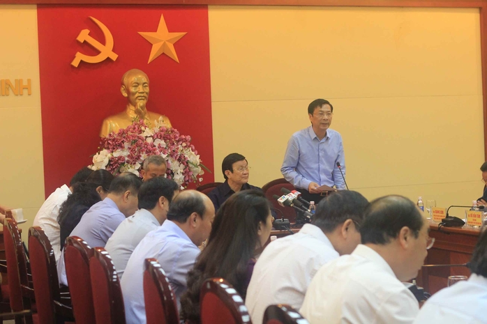 Bí thư Tỉnh ủy Quảng Ninh Nguyễn Văn Đọc báo cáo tình hình với Chủ tịch nước