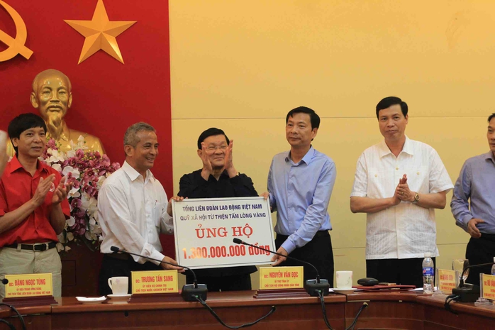 Tổng LĐLĐ Việt Nam hỗ trợ Quảng Ninh 1,3 tỉ đồng
