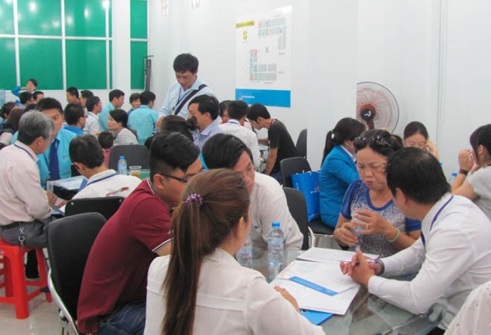 Khách hàng tham gia mua căn hộ thuộc dự án Saigonres Plaza